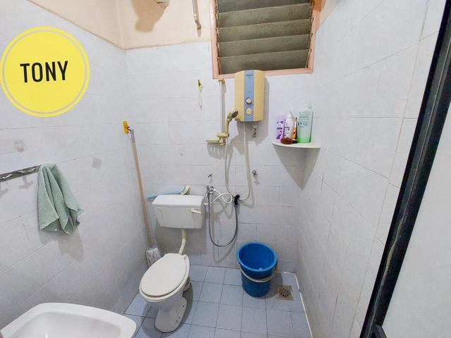 Desa Bayan 1carpark e Sungai Ara e