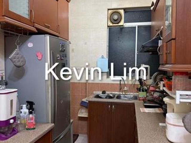 Desa Bayan 800sf Mid Floor Corner Uniit Fully Renovated