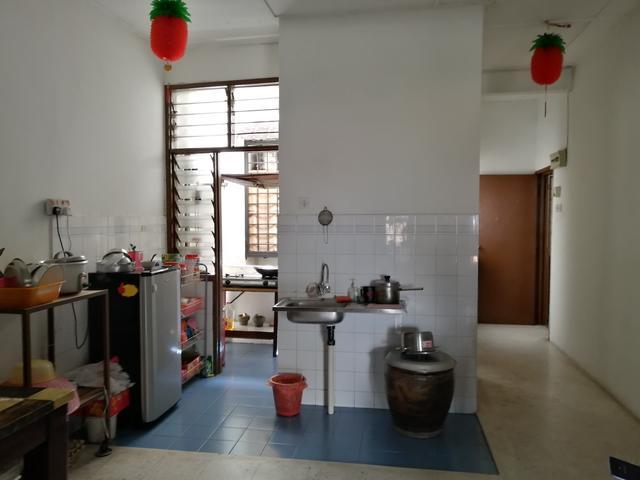 Desa CherasWalk Up Shop Apartment No Lift Lvl 2 Full Loan 1k Depo