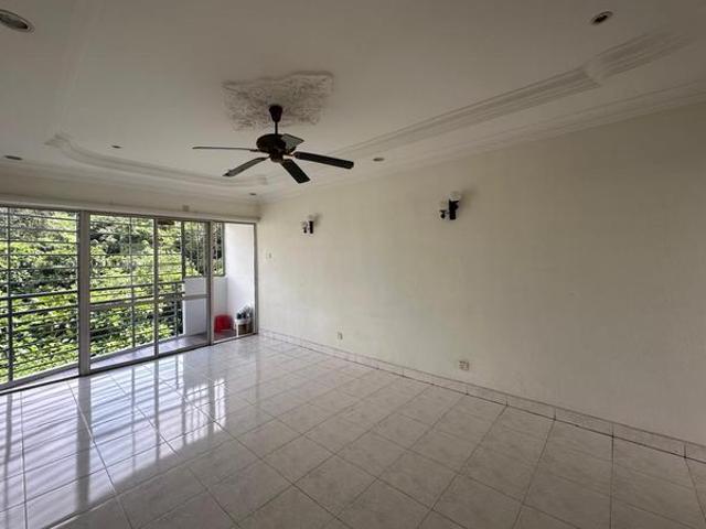 Desa Golf 850sf apartment with balcony freehold bukit jambul spice