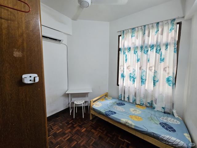 Desa Pelangi Aircond Single Room included utilities RM590