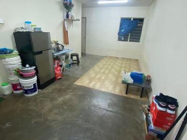 Desa Pinang 2 Flat Located