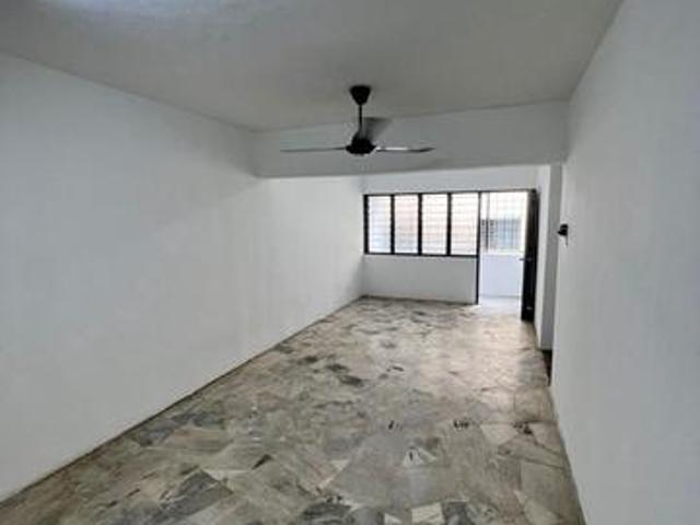 Desa Serdang Apartment Seri Kembangan
