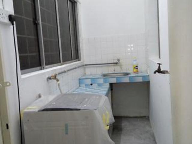 Desa setapak 25 teres tingkat rumah