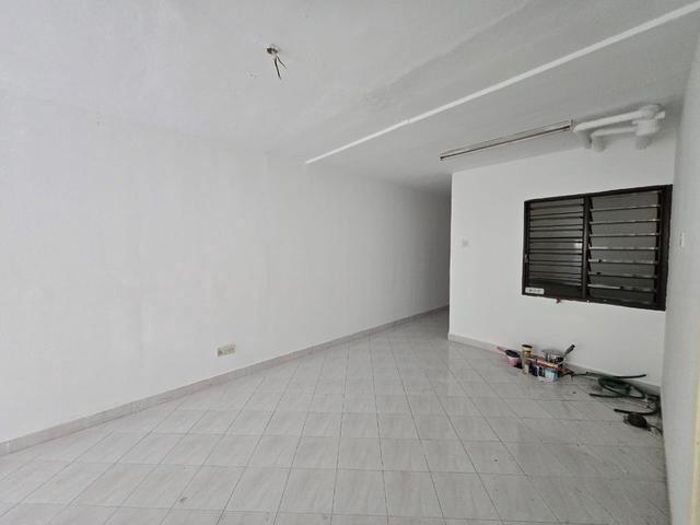 Desa Sri Puteri Block A Tingkat Bawah 2rooms 1bath 100 LOAN