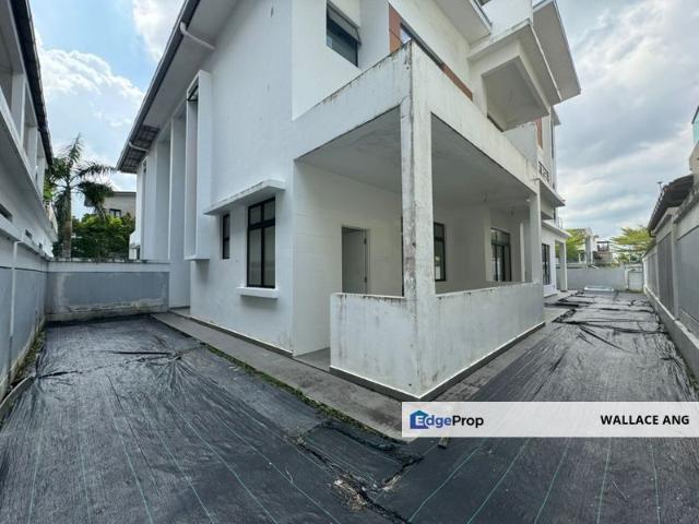 Desa Tebrau | 3 Storey Semi D | 40x90 Big Land | 5+1Bed 5+1Bath | Unblock View | Gated & Guarded