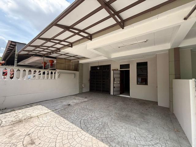 Desa Tebrau Double Storey Terrace house For Rent