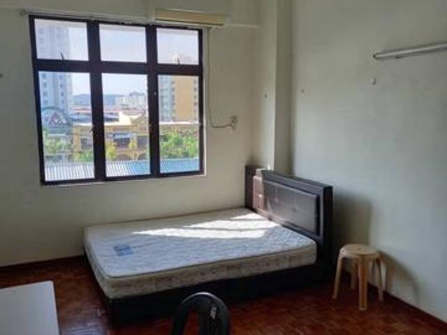 Desa Universiti 1200sqft Fully Furnish 1car Parks