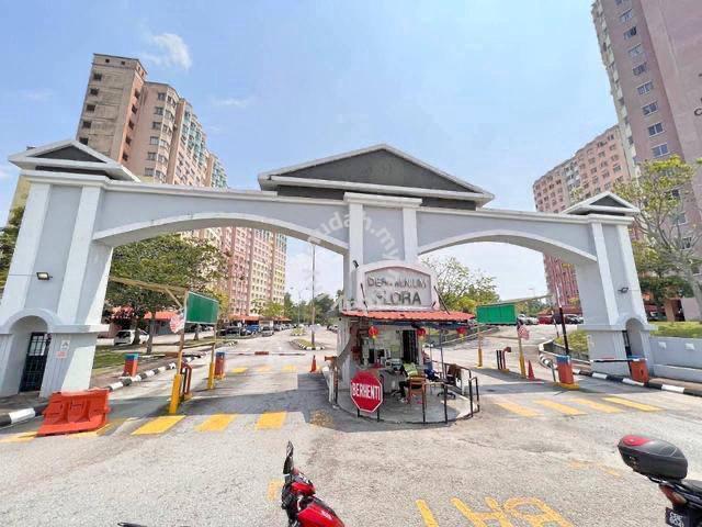 Desaminium Flora Seri Kembangan Gated Guarded Murah Full Loan For Sale