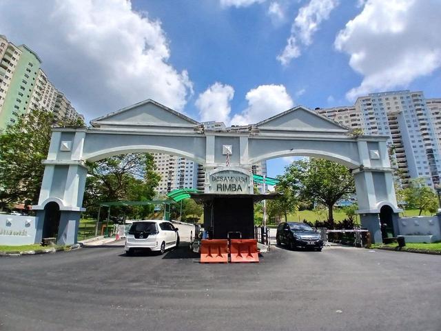 Desaminium Rimba Apartment Blok Keruing Seri Kembangan