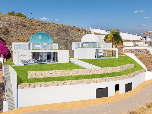Desarrollo nuevo: Precios desde 779,000 € hasta 779,000 €. [. 216m² Alhaurín El Grande