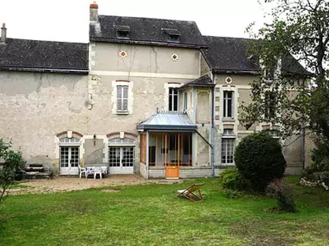 Descartes 37160 Achat / Vente maison 8 pièces t8 au dernier étage parking