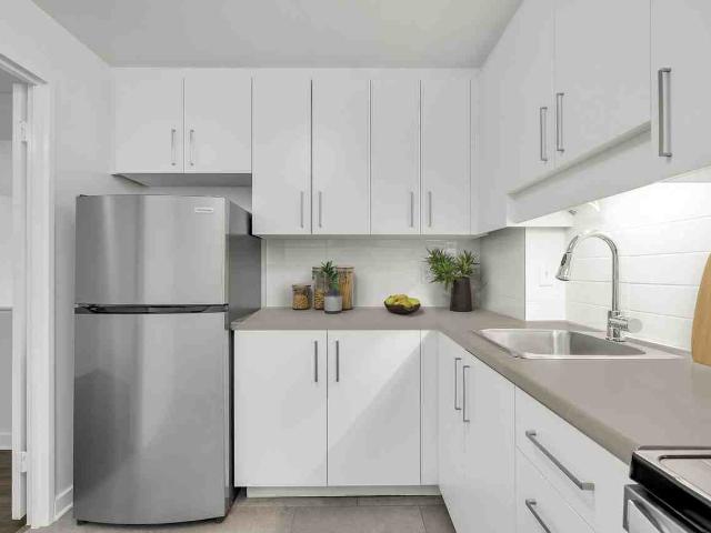 Deschenes Court 1 Bedroom Apartment for Rent at 220 Woodridge Cres, Ottawa, ON K2B 8G1 Bayshore
