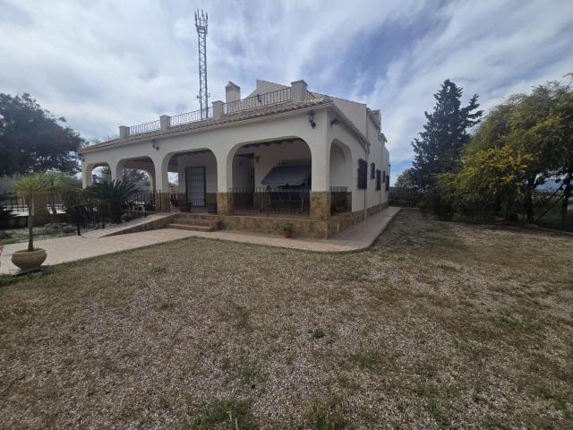 ? Descripción de la propiedad Se vende espectacular villa in. 0m² Sucina