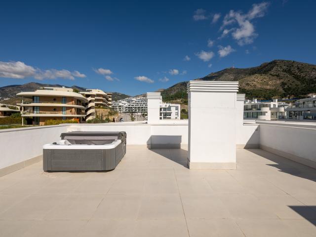 Descripción Eleva tu estilo de vida con este extraordinario. 225m² Fuengirola