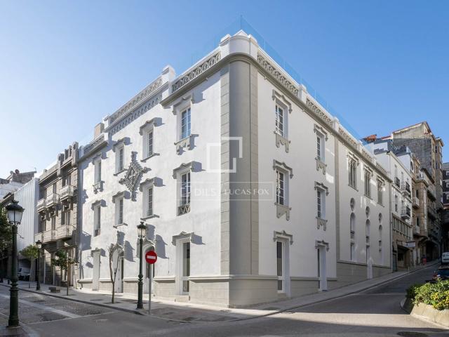 Descubra una oportunidad extraordinaria de poseer un lujoso. 459m² Vigo