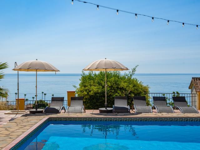 Descubra una magnífica villa andaluza con un toque de estilo. 608m² Estepona