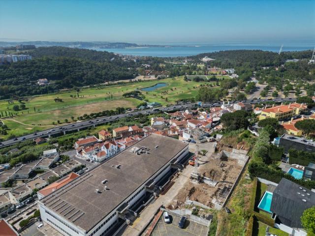 Descubra a exclusividade deste fantástico condomínio privado. 164m² Carnaxide