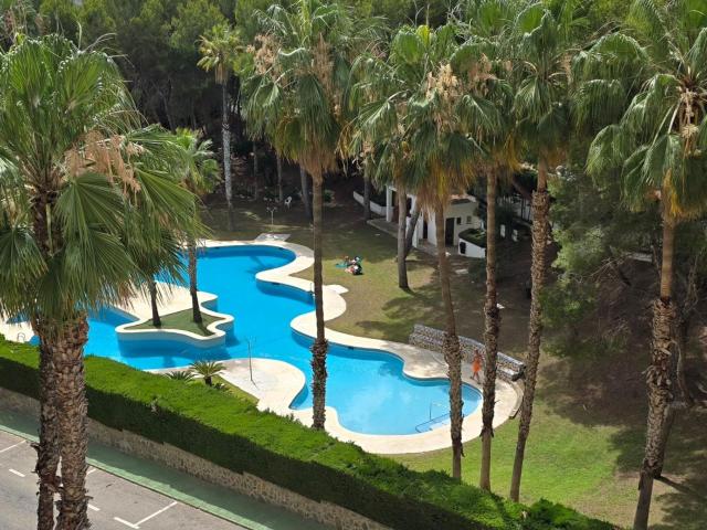 Descubra el auténtico estilo de vida mediterráneo con este p. 64m² Orihuela Costa
