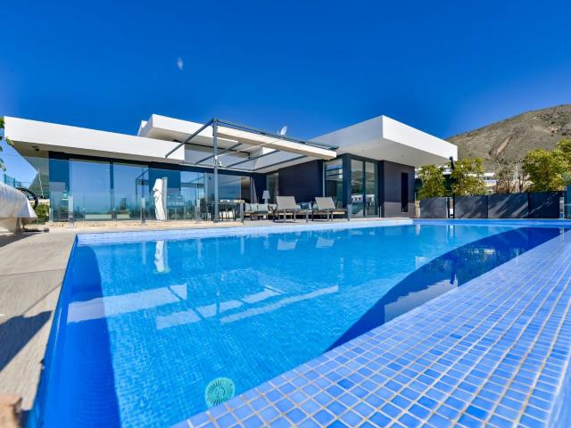 Descubra esta magnífica villa contemporánea, diseñada para o. 352m² Finestrat