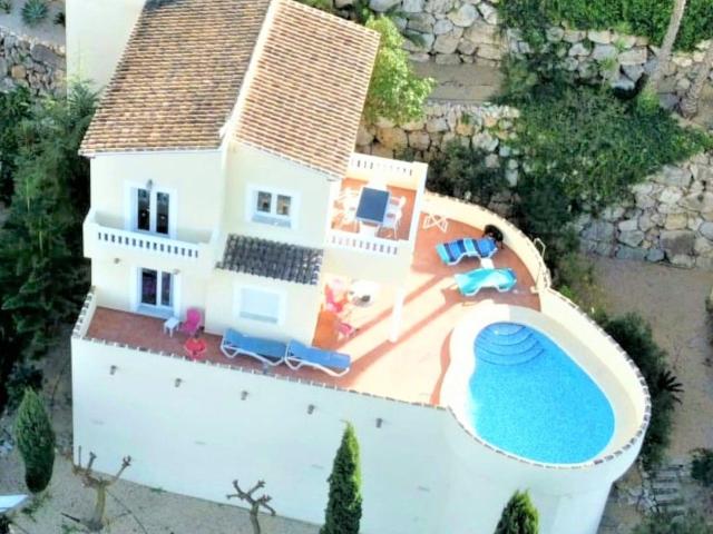 Descubra esta hermosa villa situada en primera línea de la U. 135m² Pedreguer