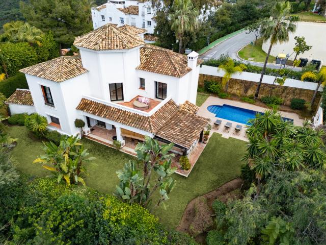 Descubra esta impresionante residencia en la prestigiosa zon. 373m² Benahavís