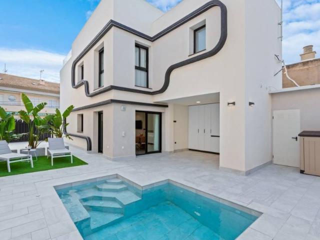 Descubra esta villa semi separada de diseño recientemente re. 113m² Torre de la Horadada