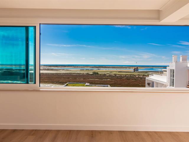Descubra este maravilhoso apartamento T3 situado na pitoresc. 138m² Moncarapacho e Fuseta