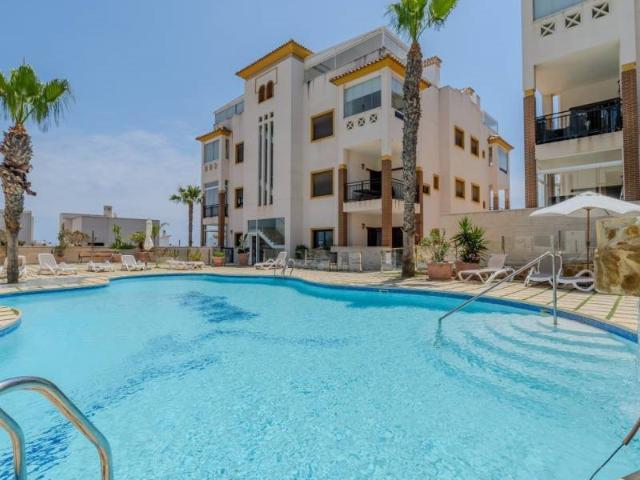 Descubra este acogedor apartamento en planta baja con vistas. 73m² Guardamar del Segura