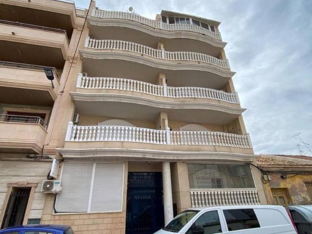 Descubra este amplio apartamento en el centro de Torrevieja. 65m² Torrevieja