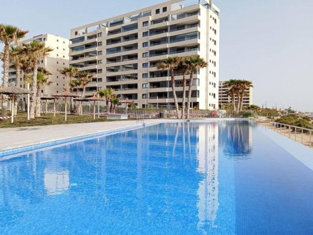 Descubra este apartamento de diseño en sexta planta ubicado. 70m² Torrevieja