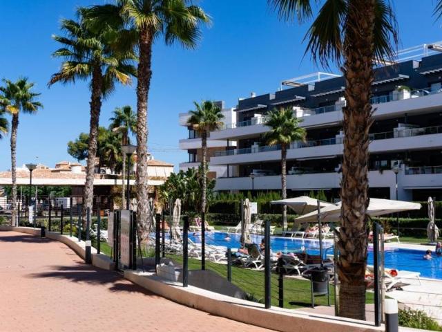 Descubra este encantador apartamento moderno de 2 dormitorio. 67m² Orihuela Costa