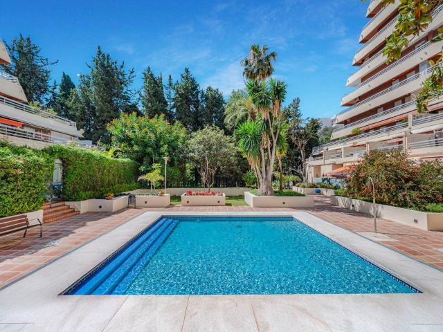 Descubra este precioso apartamento recién reformado en el ce. 212m² Marbella