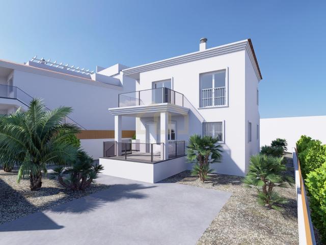 Descubra la casa de sus sueños en Castalla: Chalets y Apartamentos en un entorno sereno de montaña