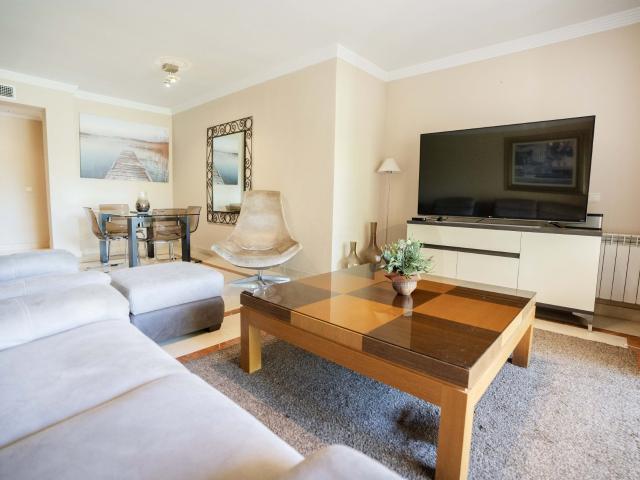 Descubra la elegancia y el confort en este exclusivo apartam. 115m² Marbella