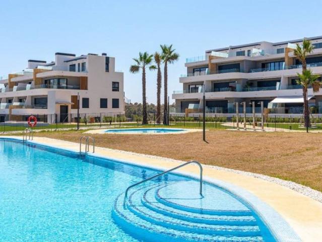 Descubra la esencia del lujo y la comodidad en este exclusiv. 210m² Finestrat