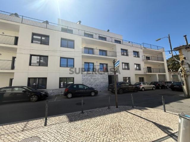 Descubra o Seu Novo Lar em Vila Franca de Xira T3 com Charme, Conforto e Vista!