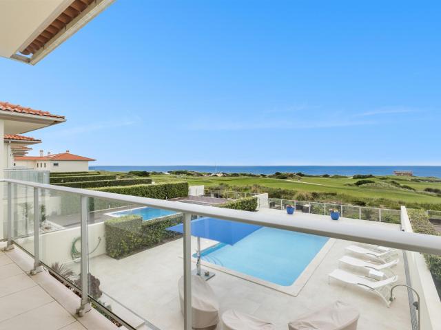 Descubra sua villa dos sonhos com vistas ininterruptas da pr. 251m² Amoreira