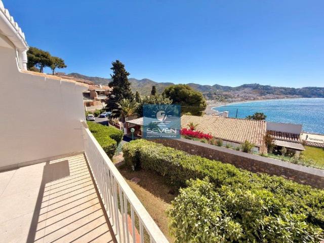 ¡Descubre tu nuevo hogar en la Costa Tropical! Este impresio. 110m² La Herradura