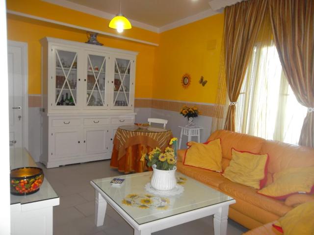 ¡Descubre tu nuevo hogar en la playa de La Caleta, Cádiz!