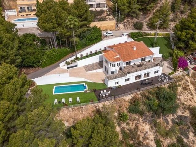 Descubre una villa moderna extraordinaria en Calpe, donde el. 452m² Calpe Calp