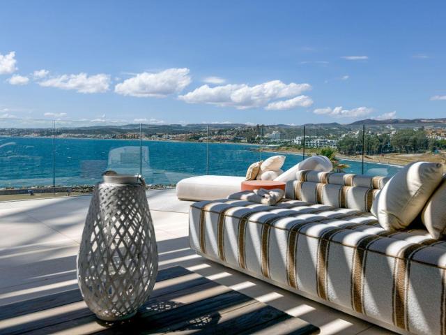 ¡Descubre el paraíso en la Costa del Sol! Exclusivo Apto en. 200m² Estepona