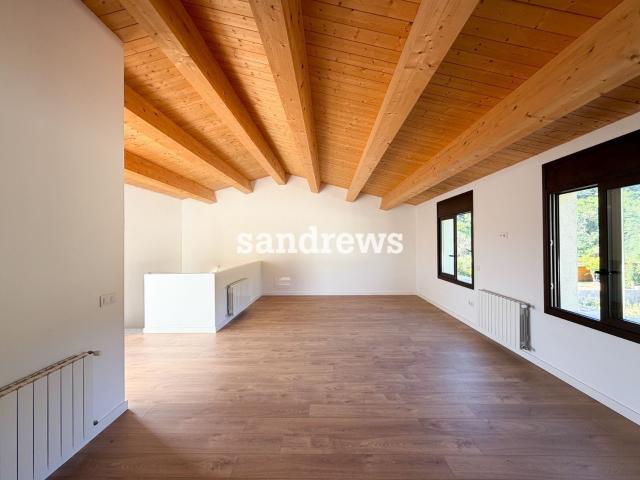 Descubre esta magnífica casa adosada de obra nueva en venta. 284m² Agullana