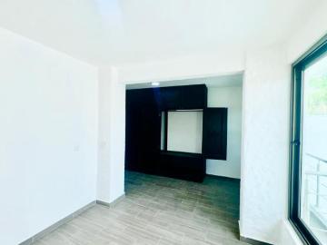 Descubre esta casa de dos pisos ubicada en la tranquila colonia Copoya, en Tuxtl