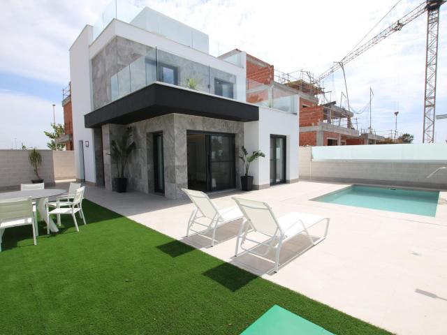 Descubre esta exclusiva promoción de 15 elegantes villas, di. m² Pilar de la Horadada