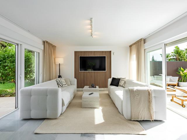 Descubre esta encantadora y espaciosa villa situada en la tr. 190m² Marbella