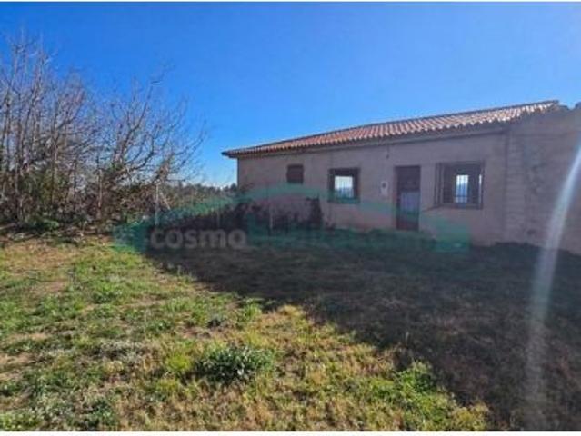 Descubre esta espaciosa vivienda en el Alto Palencia, en Caudiel! Con muchas posibilidades