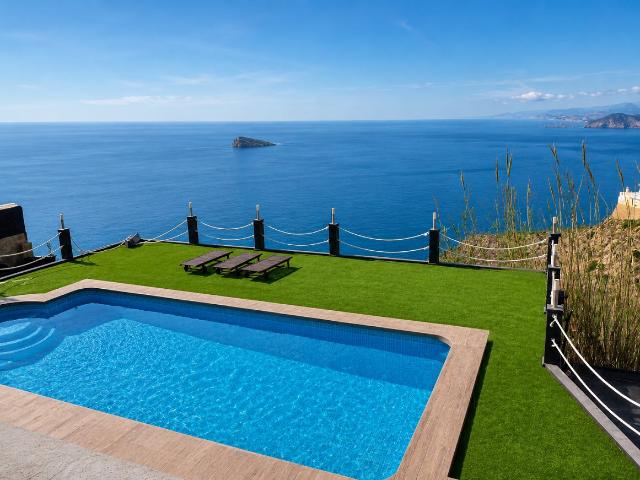Descubre esta espectacular villa ubicada en una de las zonas. 648m² Benidorm