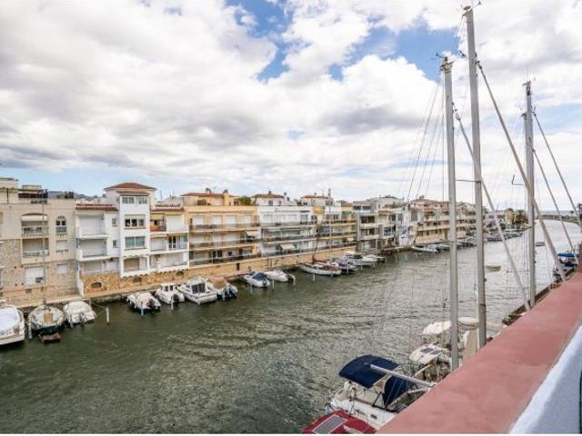 ¡Descubre esta fantastica vivienda en Empuriabrava!