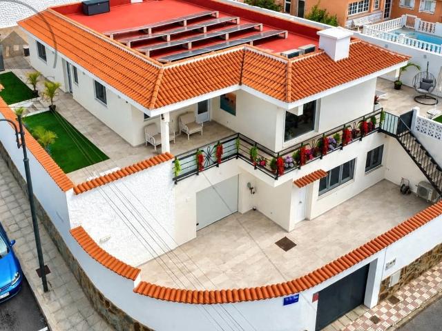 Descubre esta impresionante casa independiente de 242 metros. 242m² Los Realejos